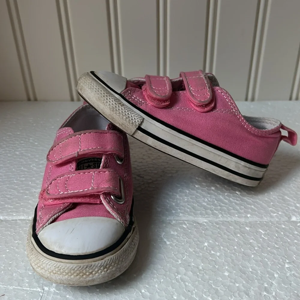 Converse All Star girls hook&Loop closure sneakers toddler kids size 7 pink